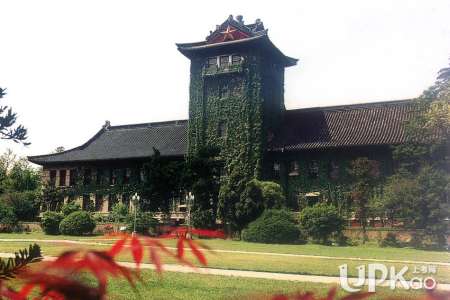 中山大学和南京大学是不是一个档次的大学